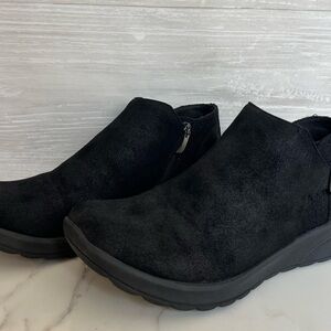 Bzees Get Going Women’s Machine Washable Boots - Black